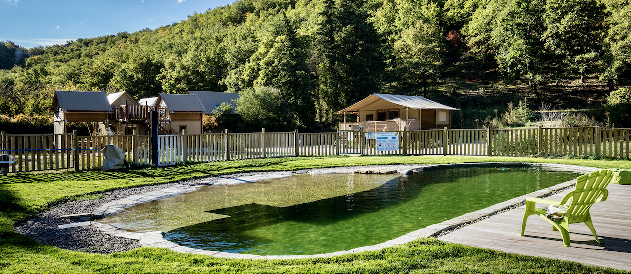 Piscine naturelle camping vaucluse